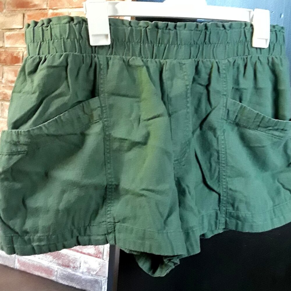 Green Short Shorts (size L)